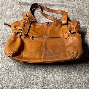 Classic Tan Leather Shoulder Bag with Front Zip Pocket